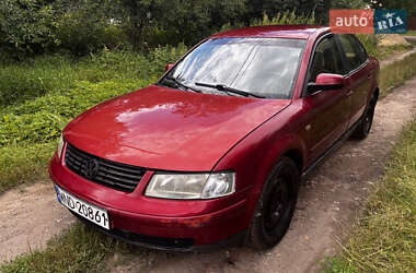 Седан Volkswagen Passat 1998 в Чернівцях