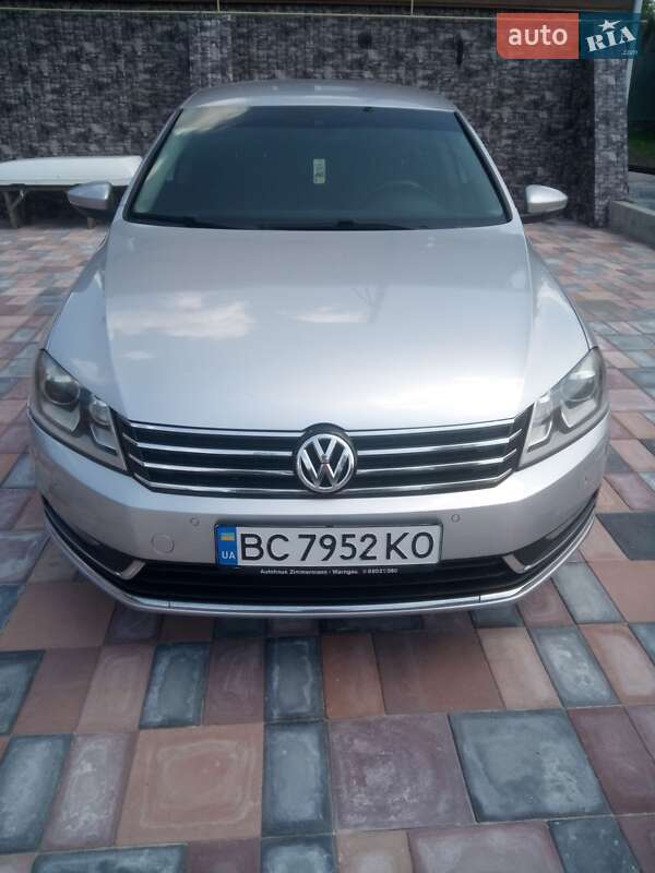 Седан Volkswagen Passat 2013 в Хмельницькому