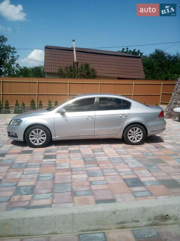 Седан Volkswagen Passat 2013 в Хмельницькому
