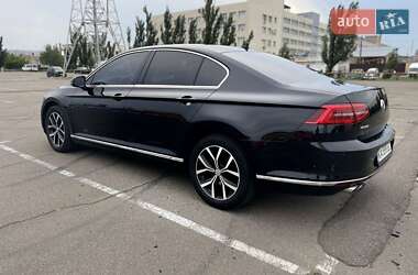 Седан Volkswagen Passat 2018 в Києві