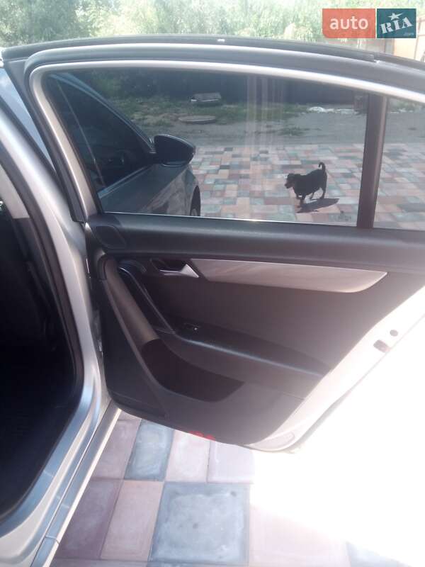 Седан Volkswagen Passat 2013 в Хмельницькому