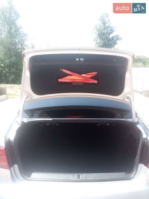 Седан Volkswagen Passat 2013 в Хмельницькому