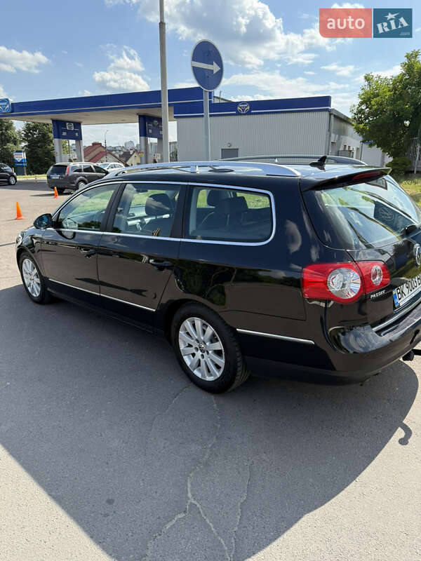 Универсал Volkswagen Passat 2010 в Ровно