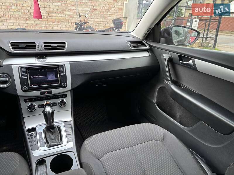 Универсал Volkswagen Passat 2012 в Коломые