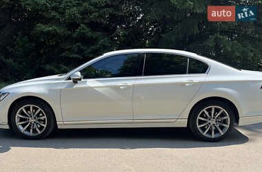 Седан Volkswagen Passat 2019 в Львові