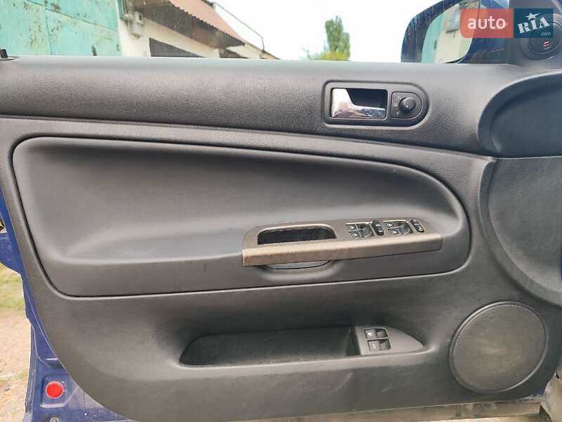 Универсал Volkswagen Passat 2002 в Ровно
