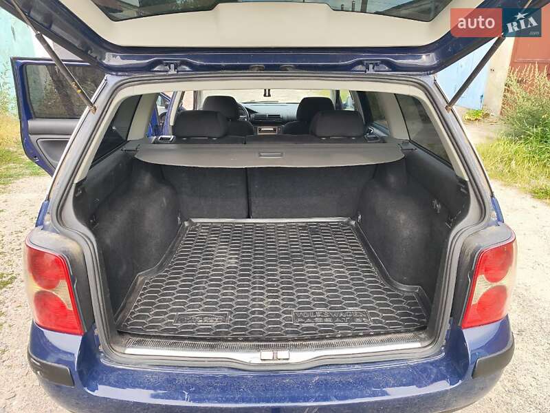 Универсал Volkswagen Passat 2002 в Ровно