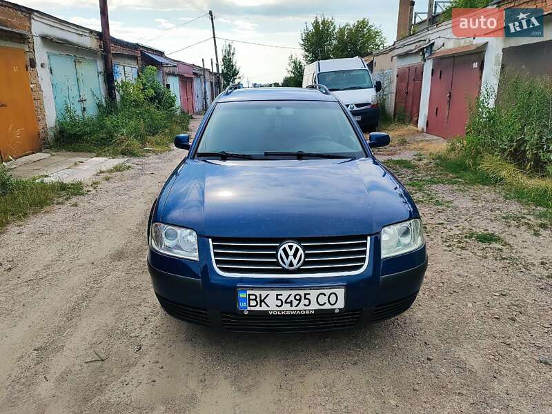 Универсал Volkswagen Passat 2002 в Ровно