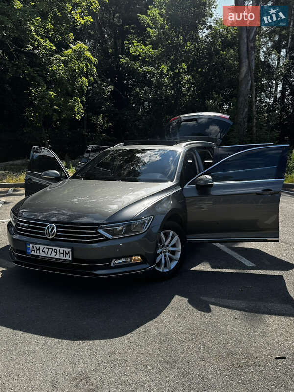 Універсал Volkswagen Passat 2017 в Житомирі