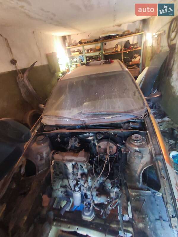 Седан Volkswagen Passat 1989 в Ладыжине