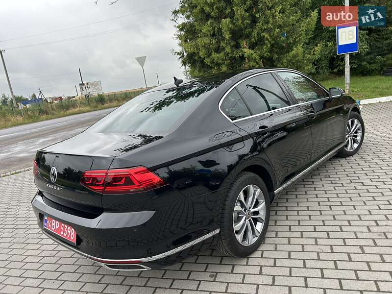Седан Volkswagen Passat 2020 в Львове