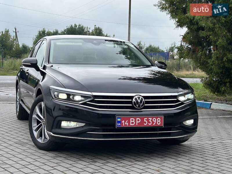 Седан Volkswagen Passat 2020 в Львове
