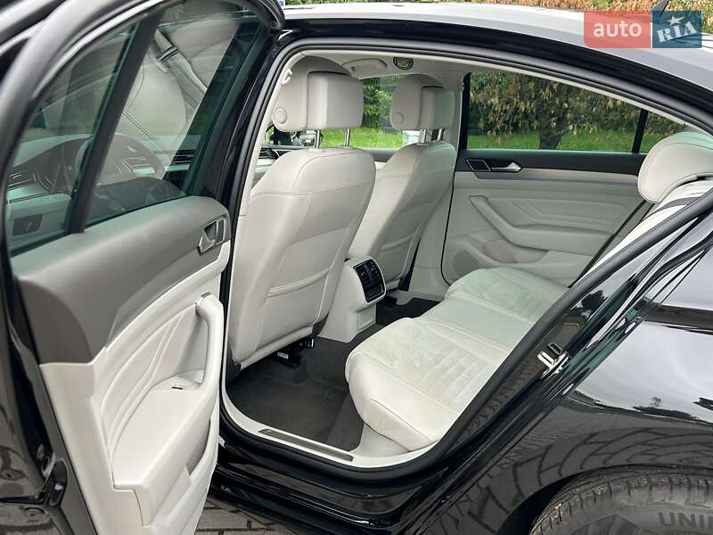 Седан Volkswagen Passat 2020 в Львове