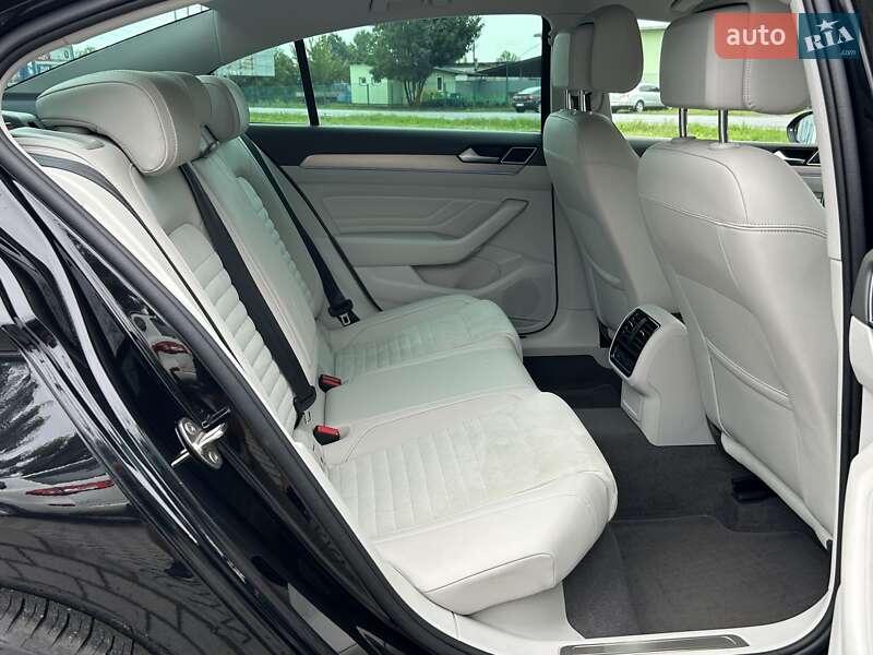 Седан Volkswagen Passat 2020 в Львове