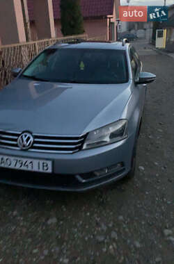 Універсал Volkswagen Passat 2011 в Солотвині