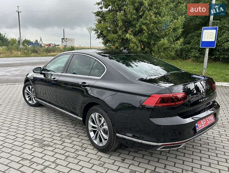Седан Volkswagen Passat 2020 в Львове