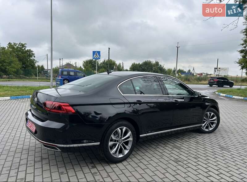 Седан Volkswagen Passat 2020 в Львове