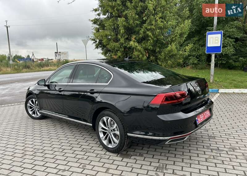 Седан Volkswagen Passat 2020 в Львове