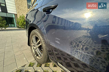 Универсал Volkswagen Passat 2011 в 
