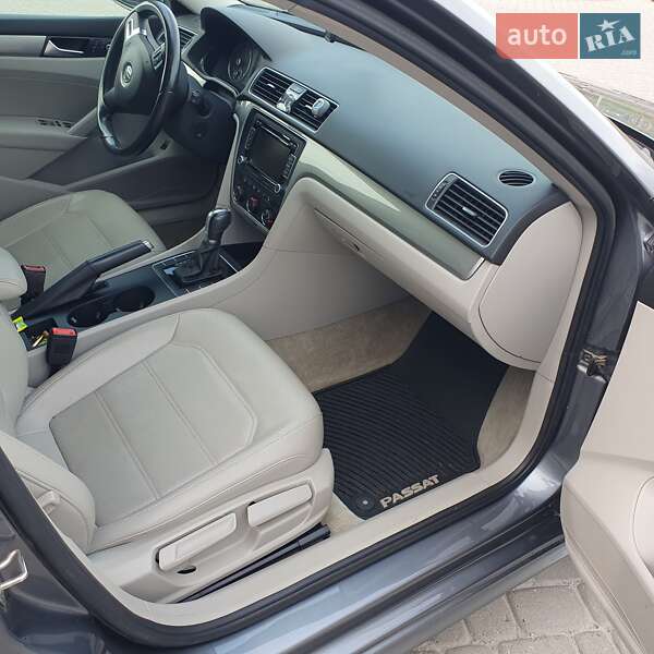 Седан Volkswagen Passat 2015 в Тернополе