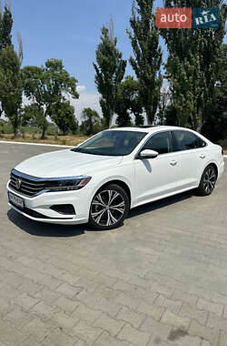 Седан Volkswagen Passat 2021 в Измаиле
