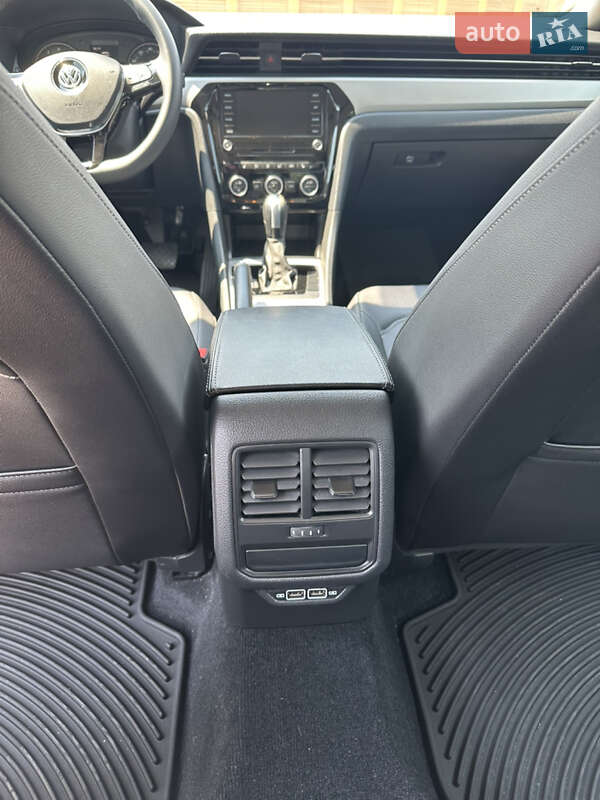 Седан Volkswagen Passat 2021 в Ізмаїлі