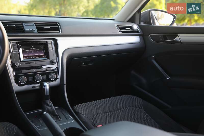 Седан Volkswagen Passat 2018 в Харькове