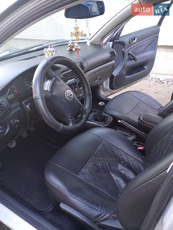 Седан Volkswagen Passat 1997 в Бродах