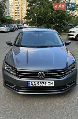 Седан Volkswagen Passat 2018 в Киеве