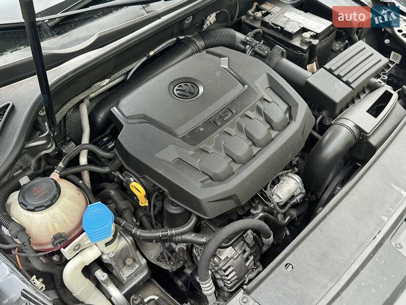 Седан Volkswagen Passat 2018 в Киеве
