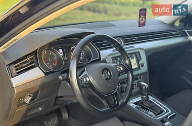 Седан Volkswagen Passat 2015 в 