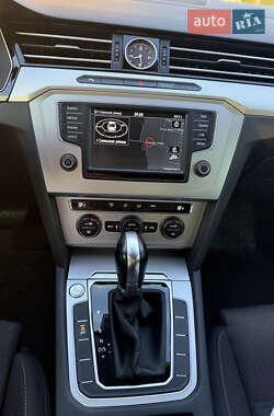 Седан Volkswagen Passat 2015 в 