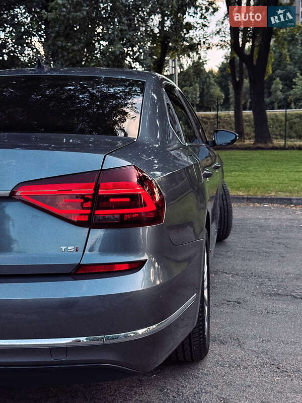 Седан Volkswagen Passat 2016 в Києві