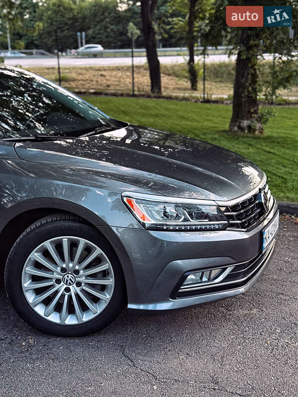 Седан Volkswagen Passat 2016 в Києві