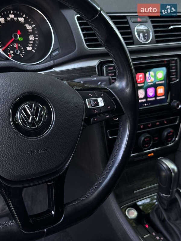 Седан Volkswagen Passat 2016 в Києві