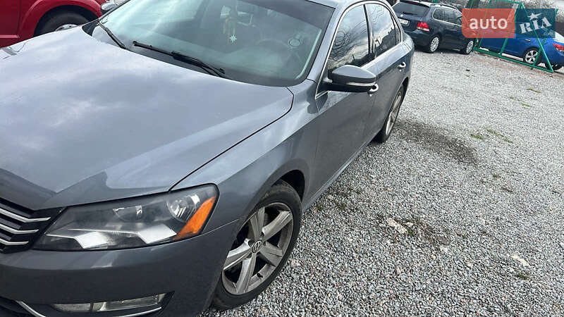 Седан Volkswagen Passat 2013 в Києві