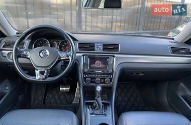 Седан Volkswagen Passat 2017 в 