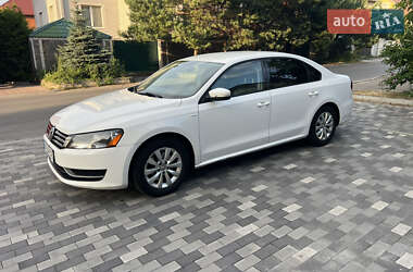 Седан Volkswagen Passat 2014 в Киеве