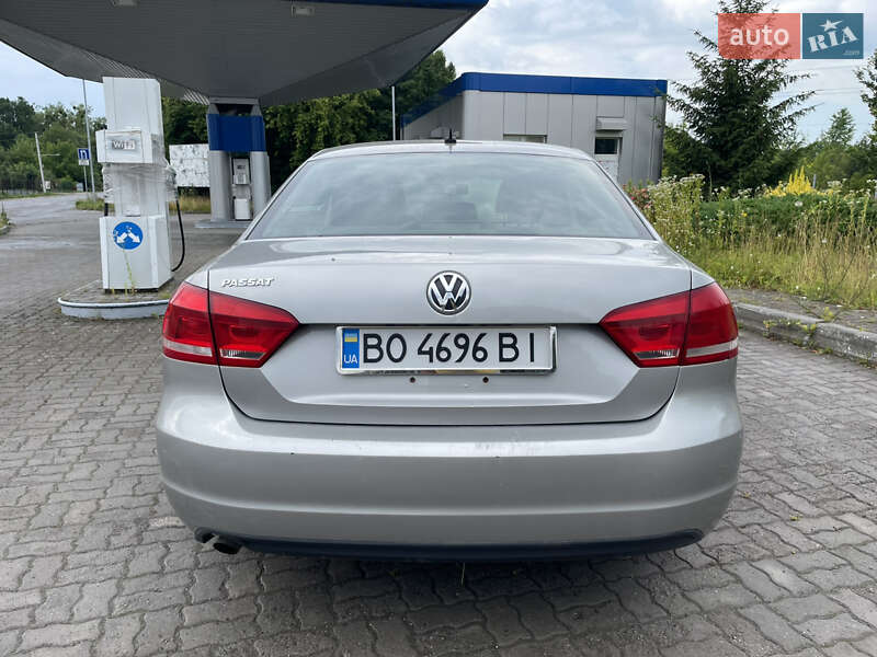 Седан Volkswagen Passat 2012 в Шумске