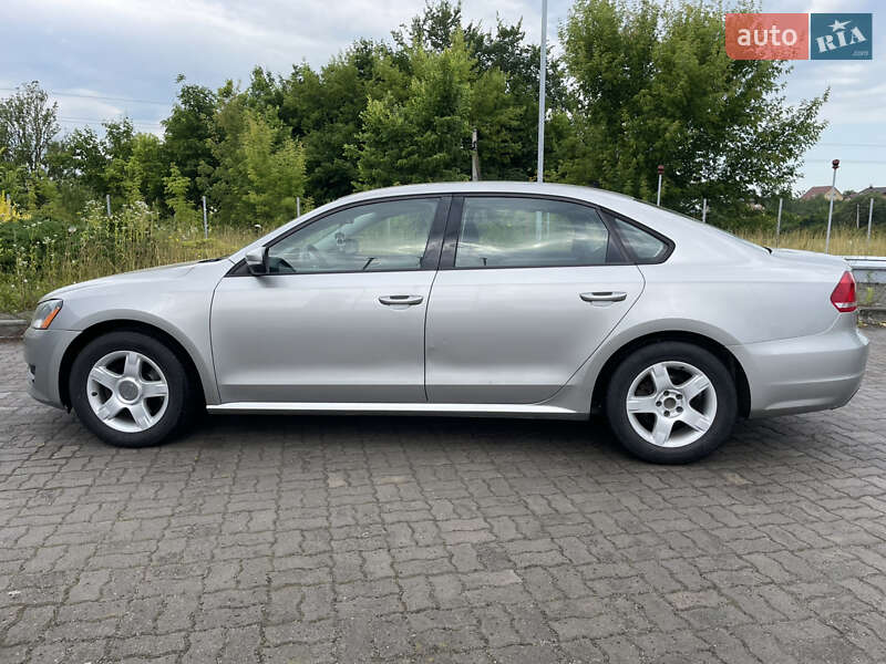 Седан Volkswagen Passat 2012 в Шумске