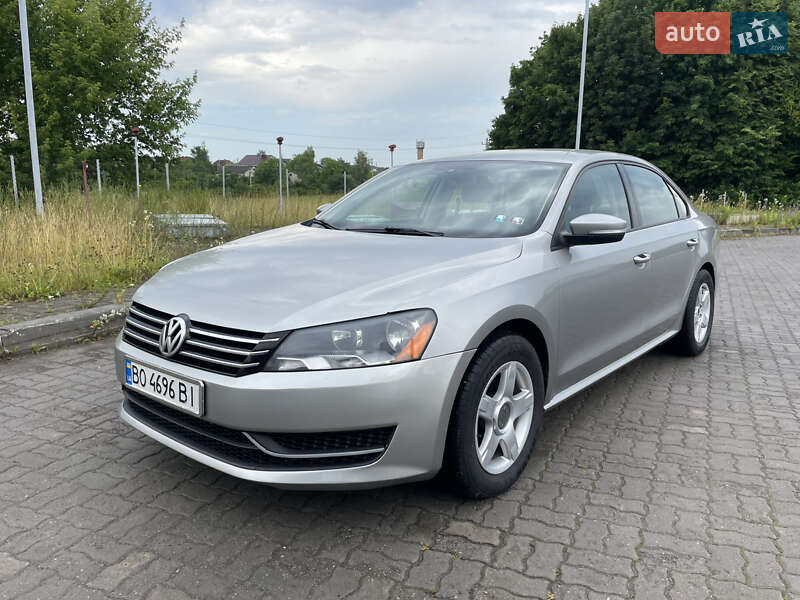 Седан Volkswagen Passat 2012 в Шумске