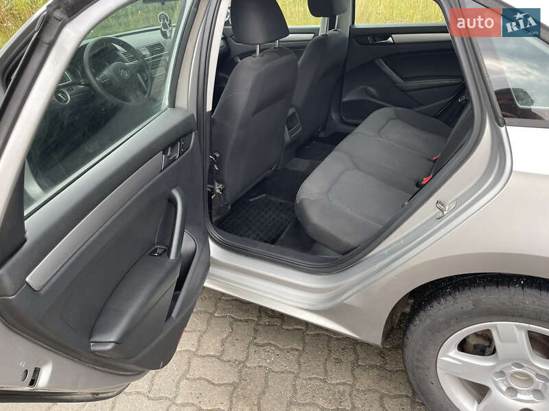 Седан Volkswagen Passat 2012 в Шумске