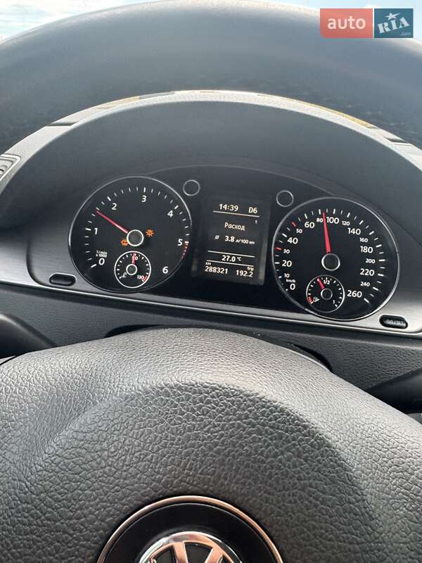 Универсал Volkswagen Passat 2012 в Львове