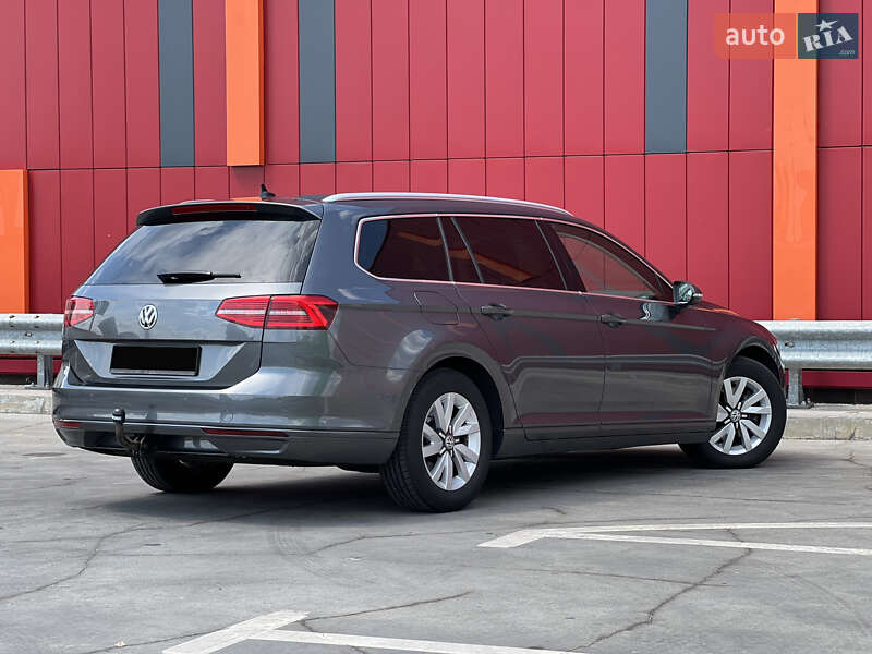Универсал Volkswagen Passat 2015 в Киеве