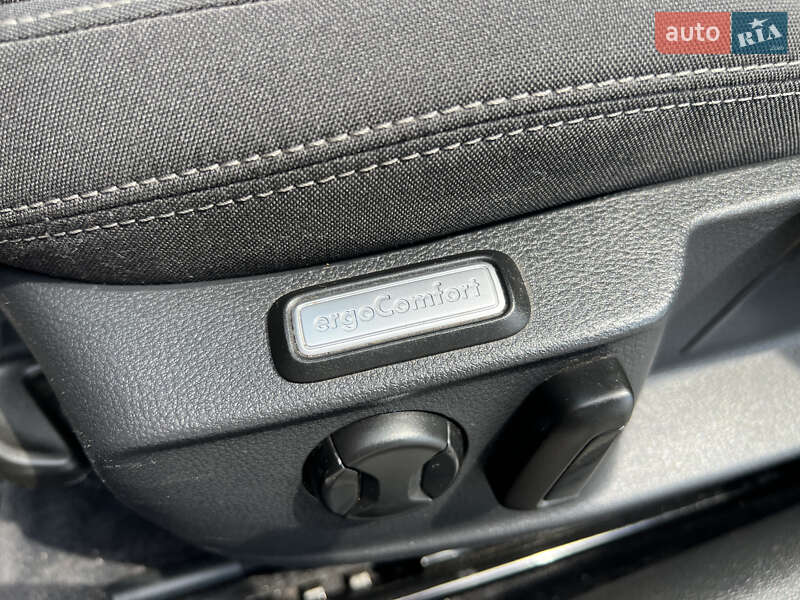 Универсал Volkswagen Passat 2015 в Киеве