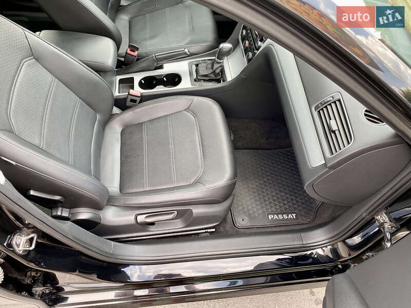 Седан Volkswagen Passat 2012 в Могилев-Подольске
