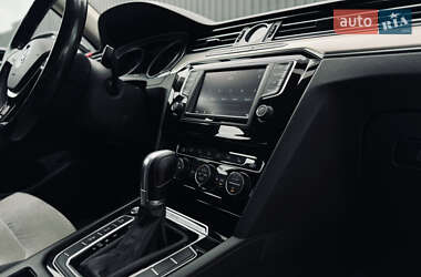 Седан Volkswagen Passat 2016 в 