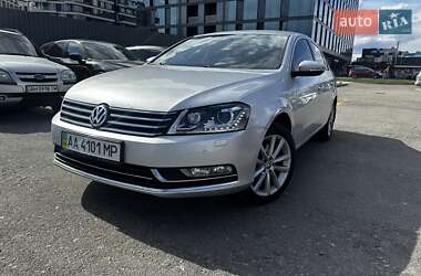 Седан Volkswagen Passat 2012 в Киеве