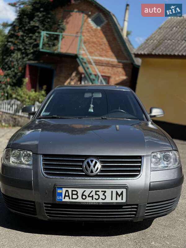 Седан Volkswagen Passat 2004 в Виннице