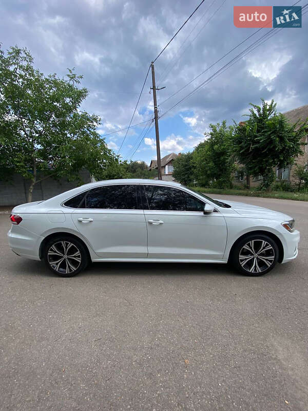 Седан Volkswagen Passat 2021 в Кривом Роге